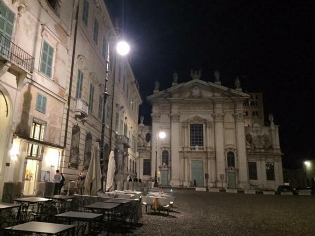 曼托瓦Palazzo Guerrieri Da Fermo公寓 外观 照片